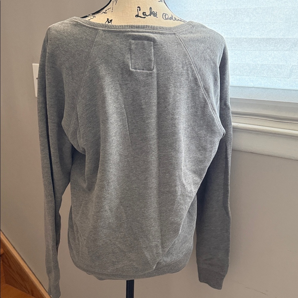 Gilly Hicks Gray and White Women's Crew Neck Sweater - Picture 4 of 7